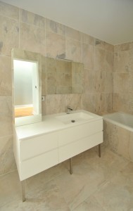 Photo rénovation salle de bain avec baignoire